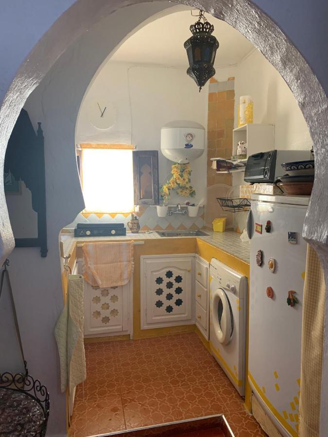 Hathor ,Casa Marroqui Con Dos Terrazas En La Medina Antigua , Ideal Parejas!! Wifi!! Asilah Kültér fotó