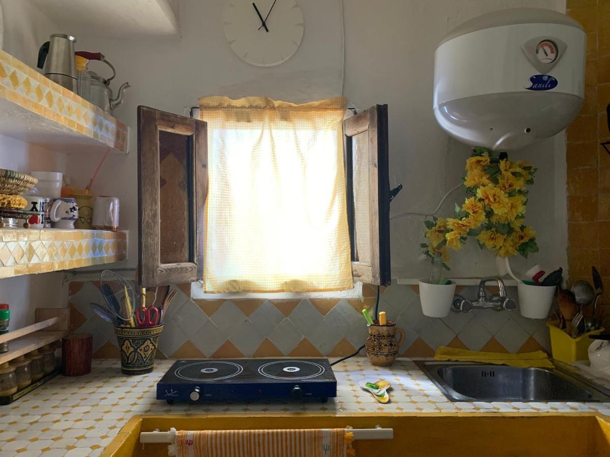 Hathor ,Casa Marroqui Con Dos Terrazas En La Medina Antigua , Ideal Parejas!! Wifi!! Asilah Kültér fotó