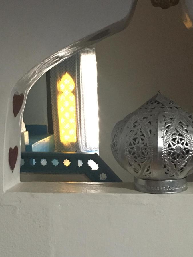 Hathor ,Casa Marroqui Con Dos Terrazas En La Medina Antigua , Ideal Parejas!! Wifi!! Asilah Kültér fotó