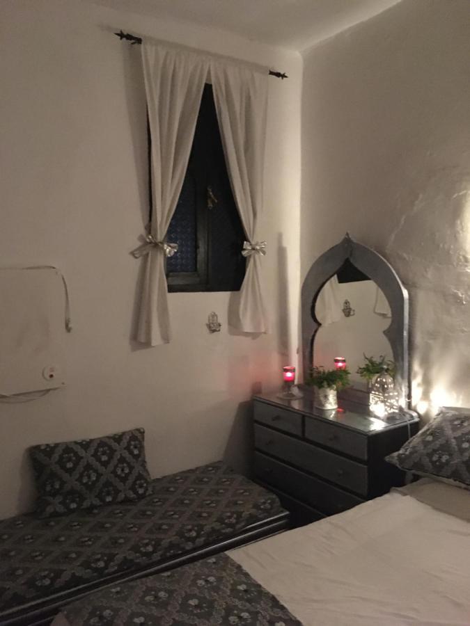 Hathor ,Casa Marroqui Con Dos Terrazas En La Medina Antigua , Ideal Parejas!! Wifi!! Asilah Kültér fotó