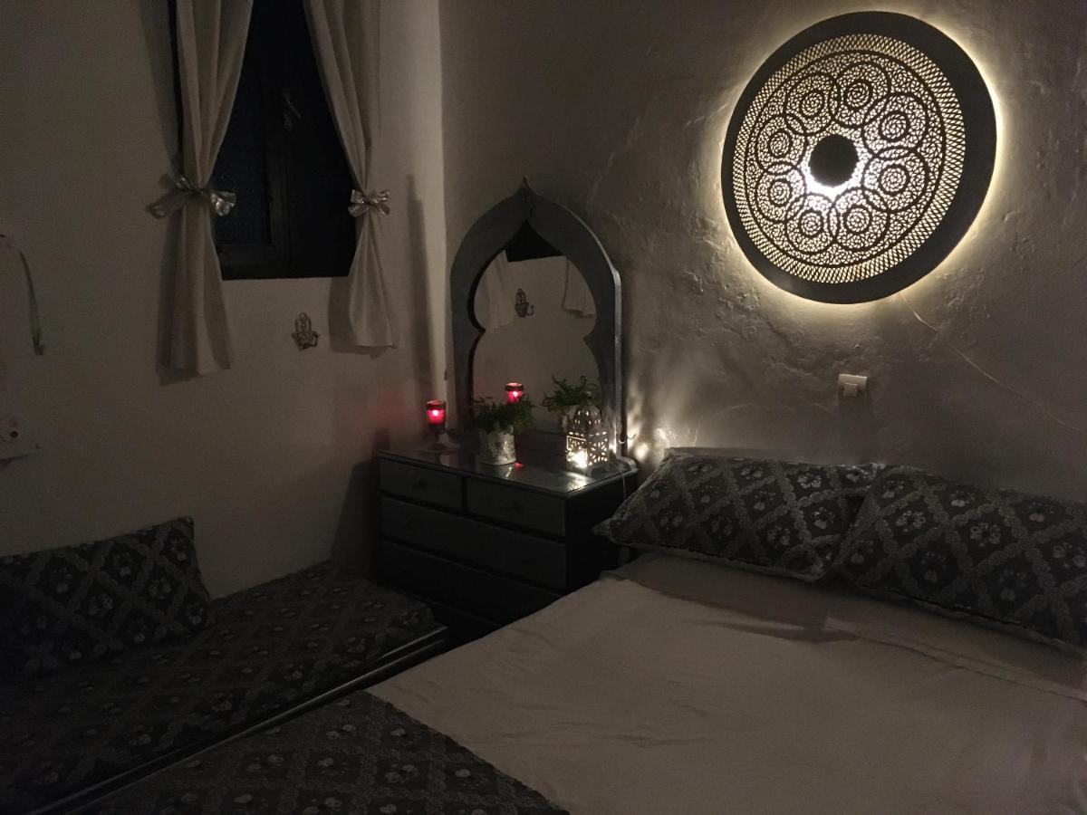 Hathor ,Casa Marroqui Con Dos Terrazas En La Medina Antigua , Ideal Parejas!! Wifi!! Asilah Kültér fotó