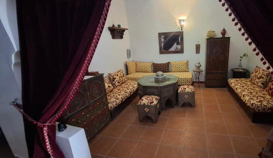 Hathor ,Casa Marroqui Con Dos Terrazas En La Medina Antigua , Ideal Parejas!! Wifi!! Asilah Kültér fotó
